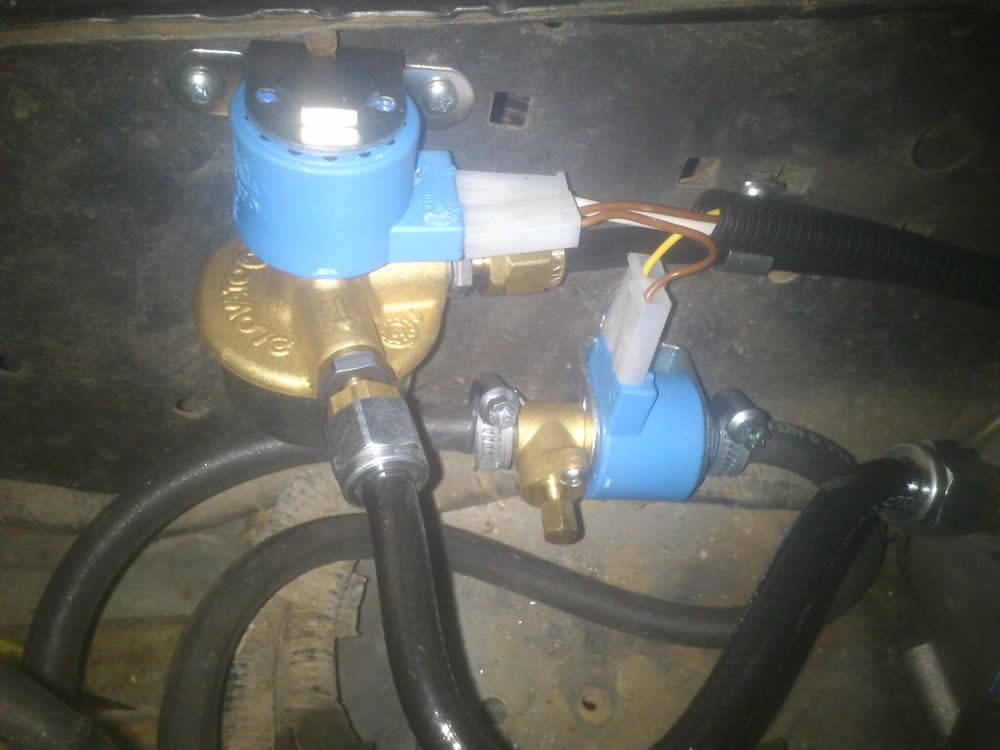 igraeriokinisi-Nissan-king-cab2 (7)